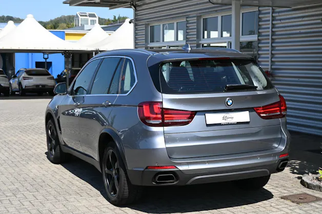 BMW X5 xDrive 40d Steptronic + Frisch ab MFK 10.2026