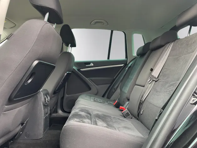 VW Tiguan 2.0 TDI BlueMotion Sport&Style 4Motion DSG – CH-Fahrzeug | SITZHEIZUNG | BI-XENON | KURVENLICHT |