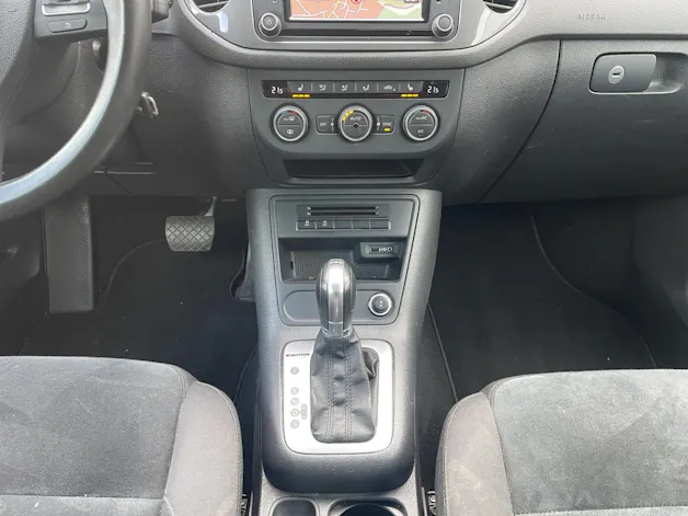 VW Tiguan 2.0 TDI BlueMotion Sport&Style 4Motion DSG – CH-Fahrzeug | SITZHEIZUNG | BI-XENON | KURVENLICHT |