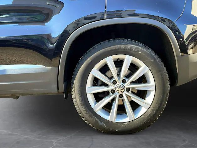 VW Tiguan 2.0 TDI BlueMotion Sport&Style 4Motion DSG – CH-Fahrzeug | SITZHEIZUNG | BI-XENON | KURVENLICHT |