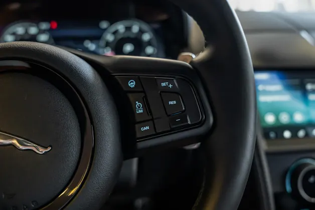 Jaguar F-Type Coupé 2.0 I4 R-Dynamic Automatik