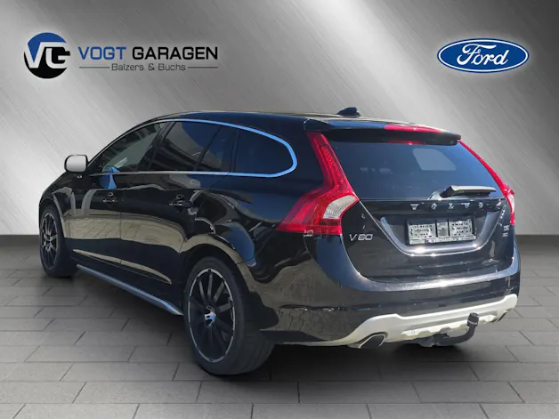 VOLVO V60 2.4 D5 Summum AWD