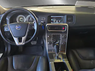 VOLVO V60 2.4 D5 Summum AWD