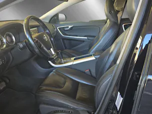 VOLVO V60 2.4 D5 Summum AWD