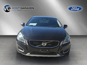 VOLVO V60 2.4 D5 Summum AWD