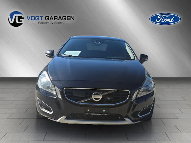 VOLVO V60 2.4 D5 Summum AWD