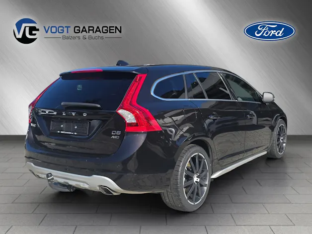 VOLVO V60 2.4 D5 Summum AWD