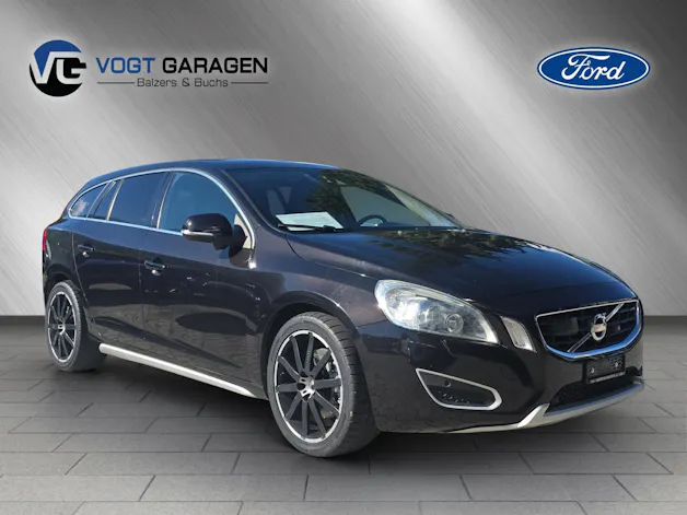 VOLVO V60 2.4 D5 Summum AWD