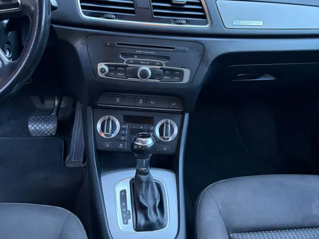 AUDI Q3 2.0 TFSI quattro S-tronic
