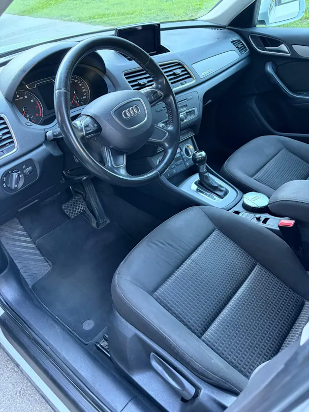 AUDI Q3 2.0 TFSI quattro S-tronic