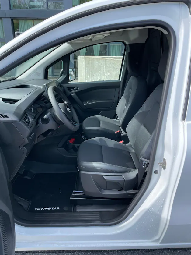 NISSAN Townstar EV45 kWh 22kW L2 Acenta
