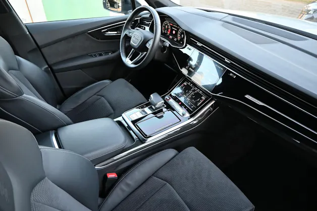 AUDI Q7 3.0 V6 55 TFSI S Line quattro tiptronic 7-Plätzer + AHK 3500kg