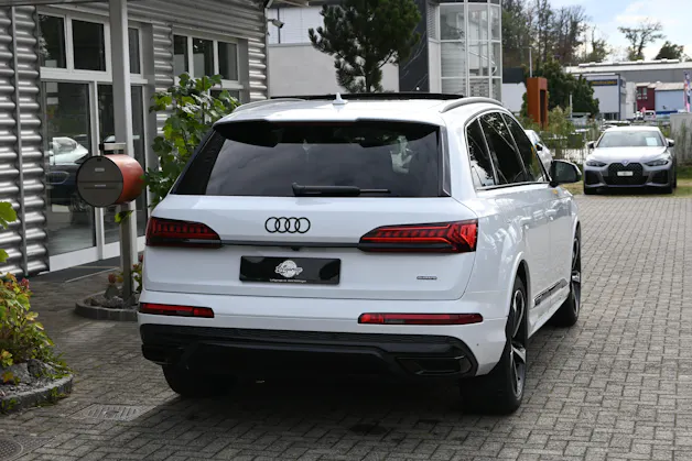 AUDI Q7 3.0 V6 55 TFSI S Line quattro tiptronic 7-Plätzer + AHK 3500kg
