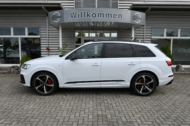 AUDI Q7 3.0 V6 55 TFSI S Line quattro tiptronic 7-Plätzer + AHK 3500kg