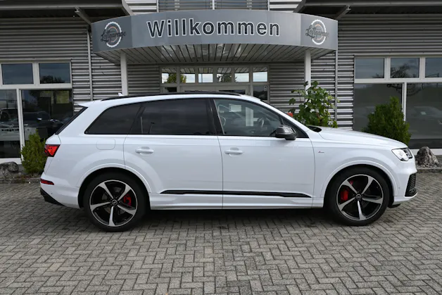 AUDI Q7 3.0 V6 55 TFSI S Line quattro tiptronic 7-Plätzer + AHK 3500kg