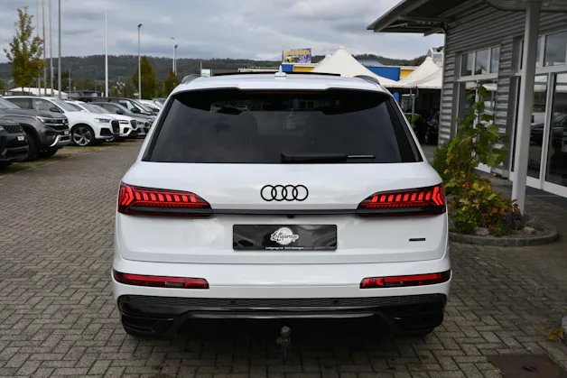 AUDI Q7 3.0 V6 55 TFSI S Line quattro tiptronic 7-Plätzer + AHK 3500kg