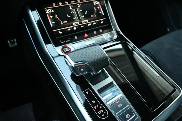 AUDI Q7 3.0 V6 55 TFSI S Line quattro tiptronic 7-Plätzer + AHK 3500kg