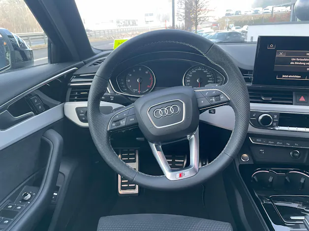 AUDI A4 Avant 45 TFSI S line S-tronic quattro Competition Edition Plus
