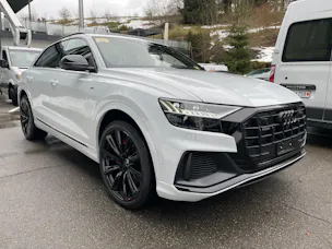 AUDI Q8 60 TFSI e quattro PHEV tiptronic