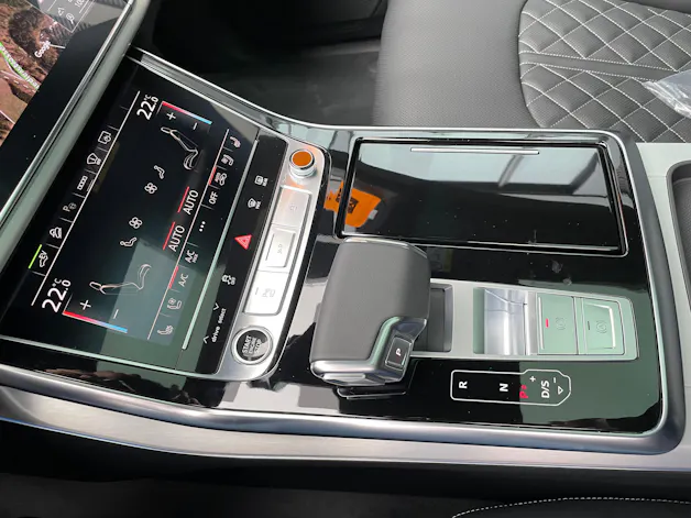 AUDI Q8 60 TFSI e quattro PHEV tiptronic