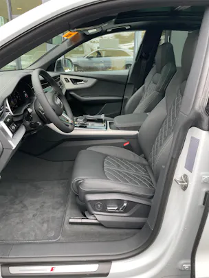 AUDI Q8 60 TFSI e quattro PHEV tiptronic