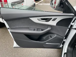 AUDI Q8 60 TFSI e quattro PHEV tiptronic