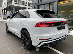 AUDI Q8 60 TFSI e quattro PHEV tiptronic