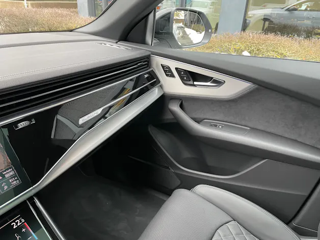 AUDI Q8 60 TFSI e quattro PHEV tiptronic