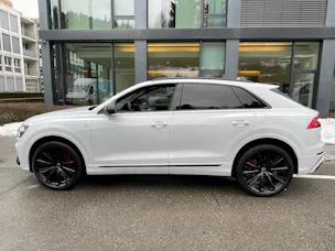 AUDI Q8 60 TFSI e quattro PHEV tiptronic