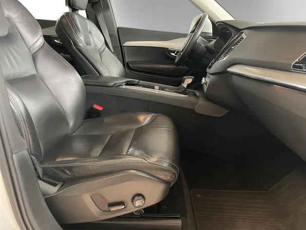 VOLVO XC90 D5 AWD Momentum Geartronic