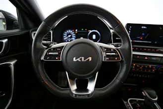 https://vehicle.imgix.net/4521286/3b85c29d-cb55-433a-915d-97494034568c.jpg