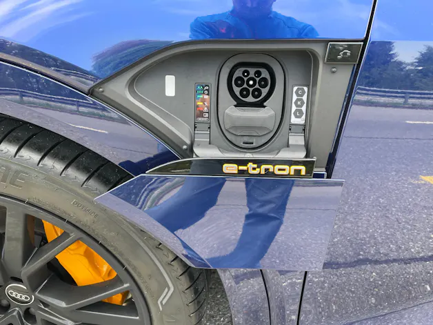 AUDI e-tron 55 S Line quattro