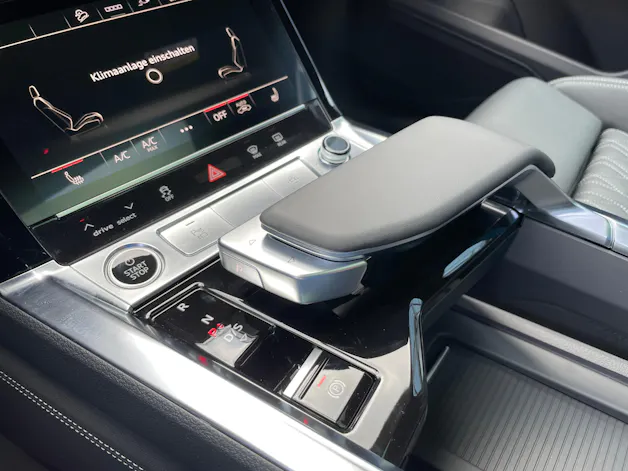 AUDI e-tron 55 S Line quattro