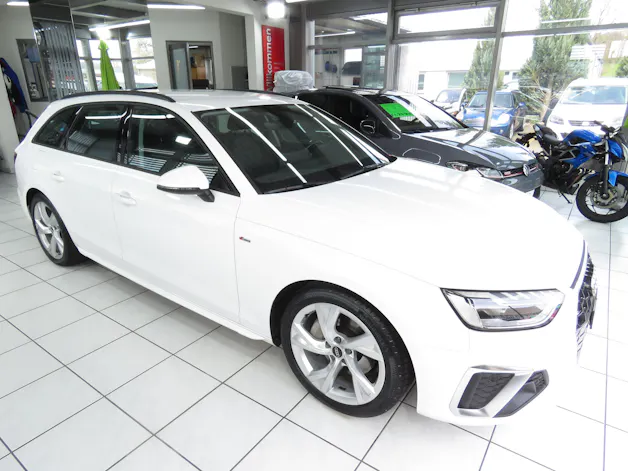 AUDI A4 Avant 40 TDI S line Attraction Quattro S-tronic (Automat)