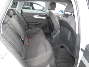 AUDI A4 Avant 40 TDI S line Attraction Quattro S-tronic (Automat)