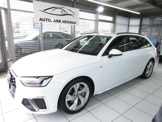 AUDI A4 Avant 40 TDI S line Attraction Quattro S-tronic (Automat)