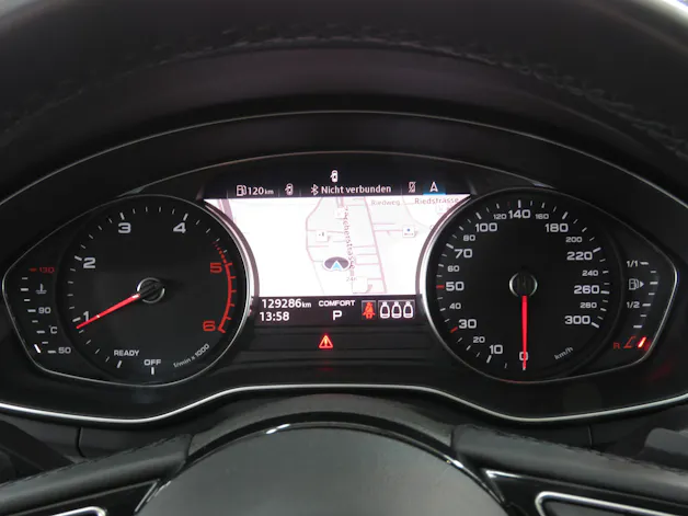AUDI A4 Avant 40 TDI S line Attraction Quattro S-tronic (Automat)