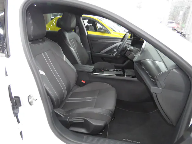 OPEL Astra 1.6 PHEV Turbo Swiss Plus A