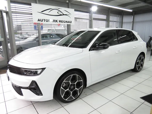 OPEL Astra 1.6 PHEV Turbo Swiss Plus A
