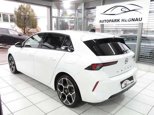 OPEL Astra 1.6 PHEV Turbo Swiss Plus A