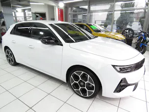OPEL Astra 1.6 PHEV Turbo Swiss Plus A