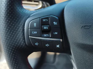 FORD Fiesta 1.0 EcoB Hybrid ST-Line