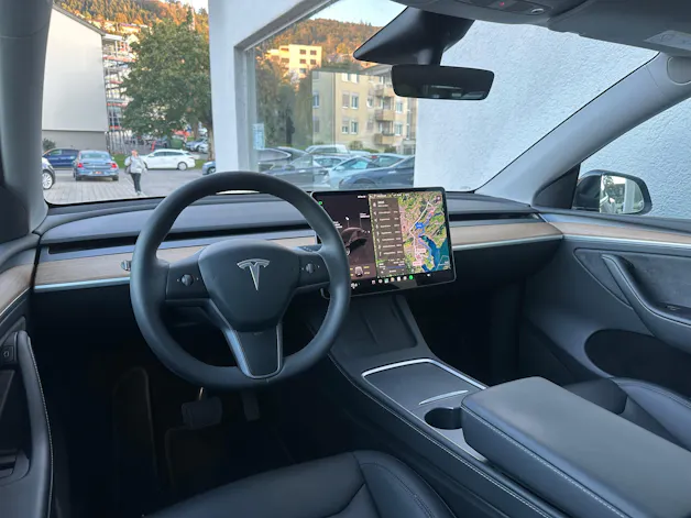 Tesla Model Y Long Range