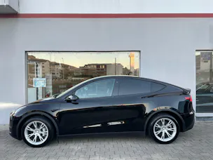 Tesla Model Y Long Range