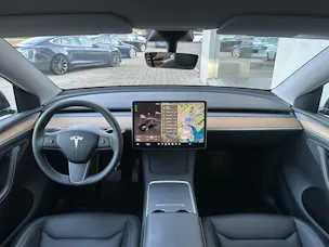Tesla Model Y Long Range