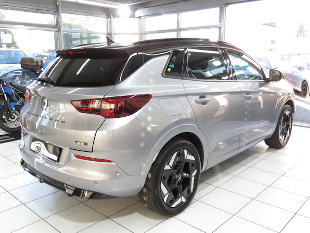 OPEL Grandland 1.6 Hybrid 4x4 GSe Automat