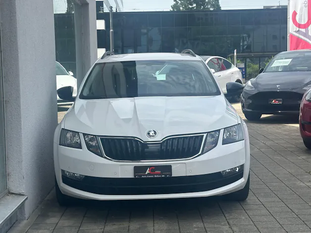 SKODA Octavia Combi 1.5 TSI Ambition DSG