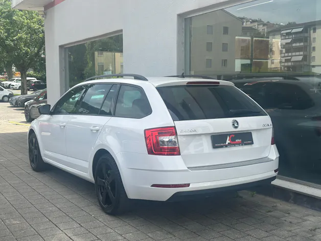 SKODA Octavia Combi 1.5 TSI Ambition DSG