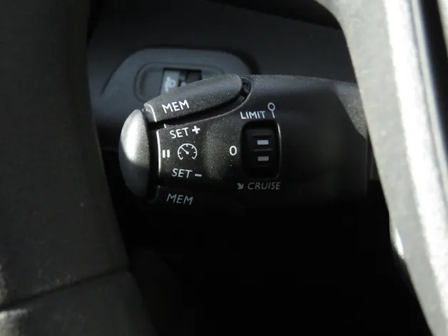 PEUGEOT Partner 1.5 Blue HDi s/s Premium Long 3-Plätzer (NL 782 kg)