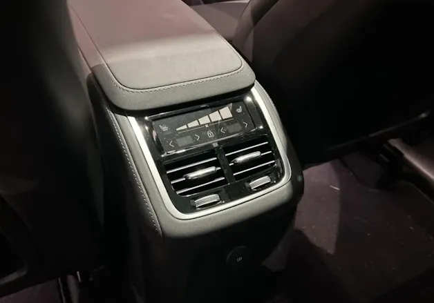 VOLVO XC90 T8 eAWD PluginHybrid Ultra Bright Geartronic - 7 Sitzer